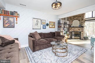 19 W Azalea Ln, Mount Laurel, NJ 08054
