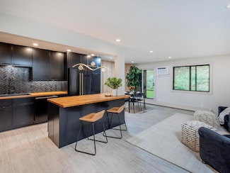 7401 W 101st St Unit 111, Bloomington, MN 55438