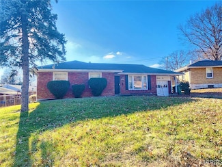 1110 Astoria Dr, Saint Louis, MO 63137