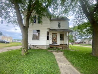 131 S 3rd St, Oregon, IL 61061