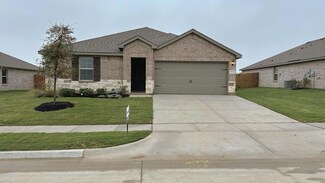 529 Crestridge Dr N, Cleburne, TX 76033