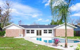 684 Morgan Cir S, Orange Park, FL 32073