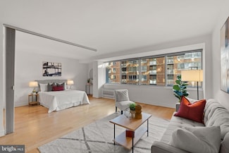 800 4th St SW Unit N216, Washington, DC 20024