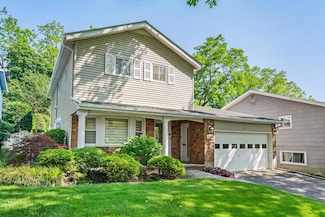 92 Radcliff Ave, Port Washington, NY 11050