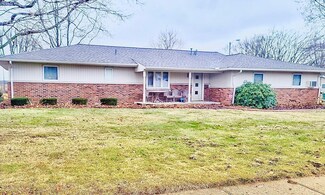725 Holiday Dr, Greentown, IN 46936