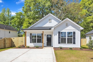 617 Ray St, Selma, NC 27576