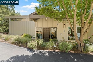 46 E Altarinda Dr, Orinda, CA 94563