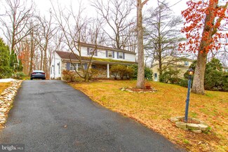 3220 W Bruce Dr, Dresher, PA 19025