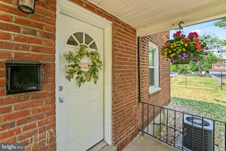 615 Jansen Ave, Essington, PA 19029