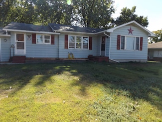 415 W Lincoln St, White Hall, IL 62092