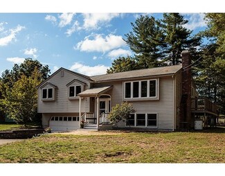 1 Maplewood Dr, Townsend, MA 01469