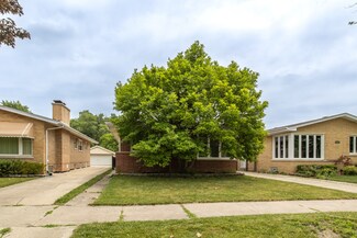 10137 S Utica Ave, Evergreen Park, IL 60805