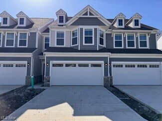 726 Harbour Town Ct, Avon Lake, OH 44012