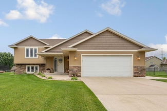1604 Prairie Ave SW, Faribault, MN 55021