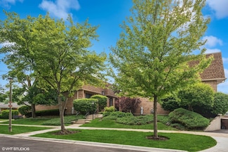 8746 Kedvale Ave, Skokie, IL 60076