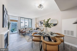 851 N Glebe Rd Unit 415, Arlington, VA 22203