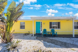 4226 Woodfield Ave, Holiday, FL 34691