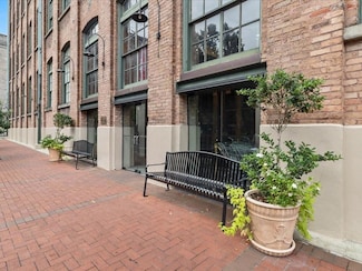 1107 S Peters St Unit 205, New Orleans, LA 70130