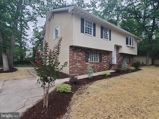 2101 N Lakeshore Dr, Browns Mills, NJ 08015