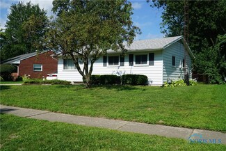 338 Danesmoor Rd, Holland, OH 43528