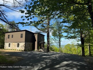 115 Schuyler Ave, Pine Bush, NY 12566
