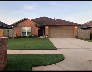 320 Tecumseh Meadows Dr, Norman, OK 73069