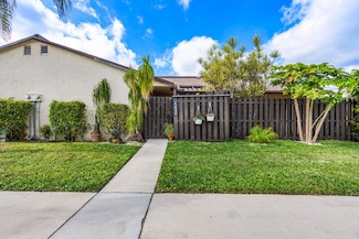 2503 Waterview Cir Unit 25C, Palm Springs, FL 33461