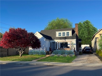 52 Spruce St, Westerly, RI 02891