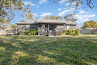 701 E Brin St, Terrell, TX 75160