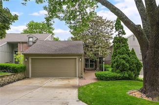 4414 W 112th Terrace, Leawood, KS 66211