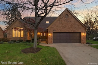 21850 Dover Ct Unit 7, Beverly Hills, MI 48025