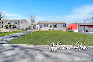 15 Villanova Rd, Parlin, NJ 08859