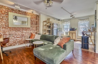 107 7th St, Hoboken, NJ 07030