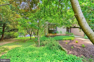 302 Five Farms Ln, Lutherville Timonium, MD 21093
