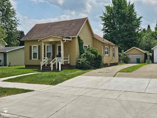 209 W Stewart St, Owosso, MI 48867