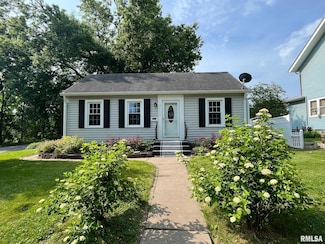 2103 W Pleasant St, Davenport, IA 52804