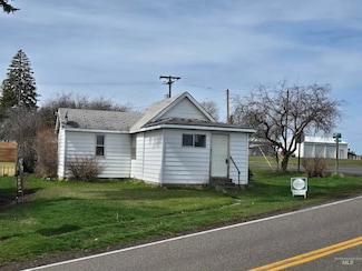102 Pine St, Nezperce, ID 83543