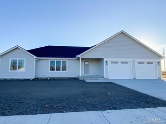 134 N Lindblad Dr, Assaria, KS 67416