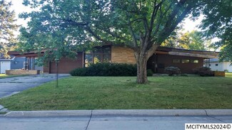27 Circle Terrace, Mason City, IA 50401