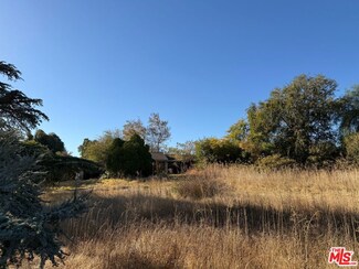 10425 Independence Ave, Chatsworth, CA 91311