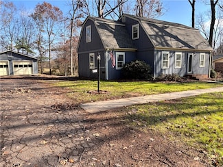 211 Heather Dr, Central, SC 29630