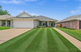 7022 La Hacienda Dr, Flint, TX 75762