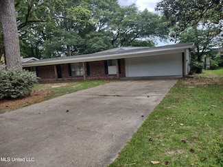5261 Wayneland Dr, Jackson, MS 39211