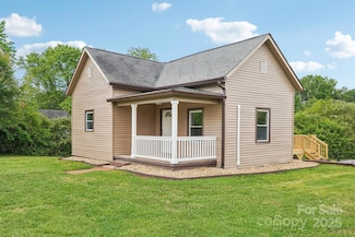 10 Lake St, Granite Falls, NC 28630