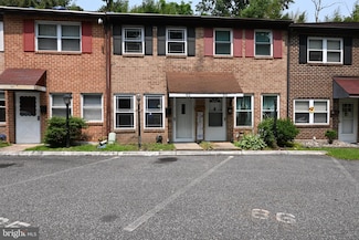 85 Park Vallei Ln, Brookhaven, PA 19015