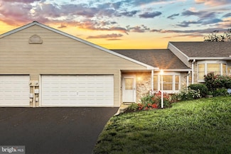 2422 Winterberry Ln Unit 48, York, PA 17406
