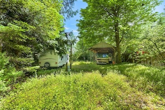 2004 Tower Rd, Peaceful Valley, WA 98266