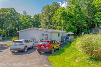 14 Forrest Dr, Port Ewen, NY 12466