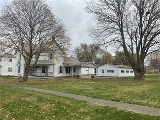 208 N Saint John St, Assumption, IL 62510