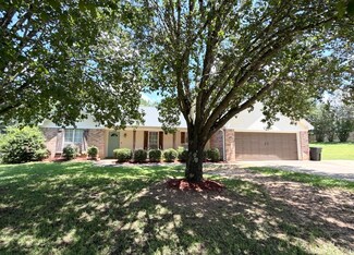 45 Arbor Ln, Columbus, MS 39702
